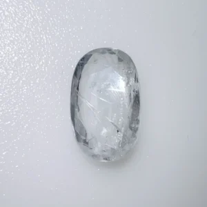 white Sapphire -5.65 CARATS
