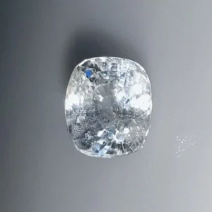 white Sapphire -7.65 CARATS