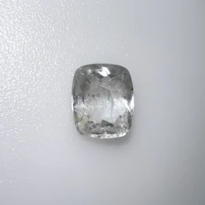 white Sapphire -6.56 CARATS