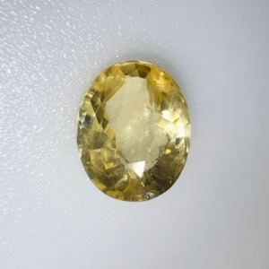 YELLOW SAPPHIRE - 7.25 CARATS                       8 RATTI