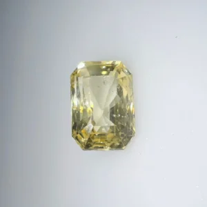 YELLOW SAPPHIRE - 5.66 CARATS                                   6.25 RATTI