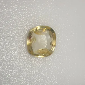 YELLOW SAPPHIRE-2.76 CARATS                        3 RATTI